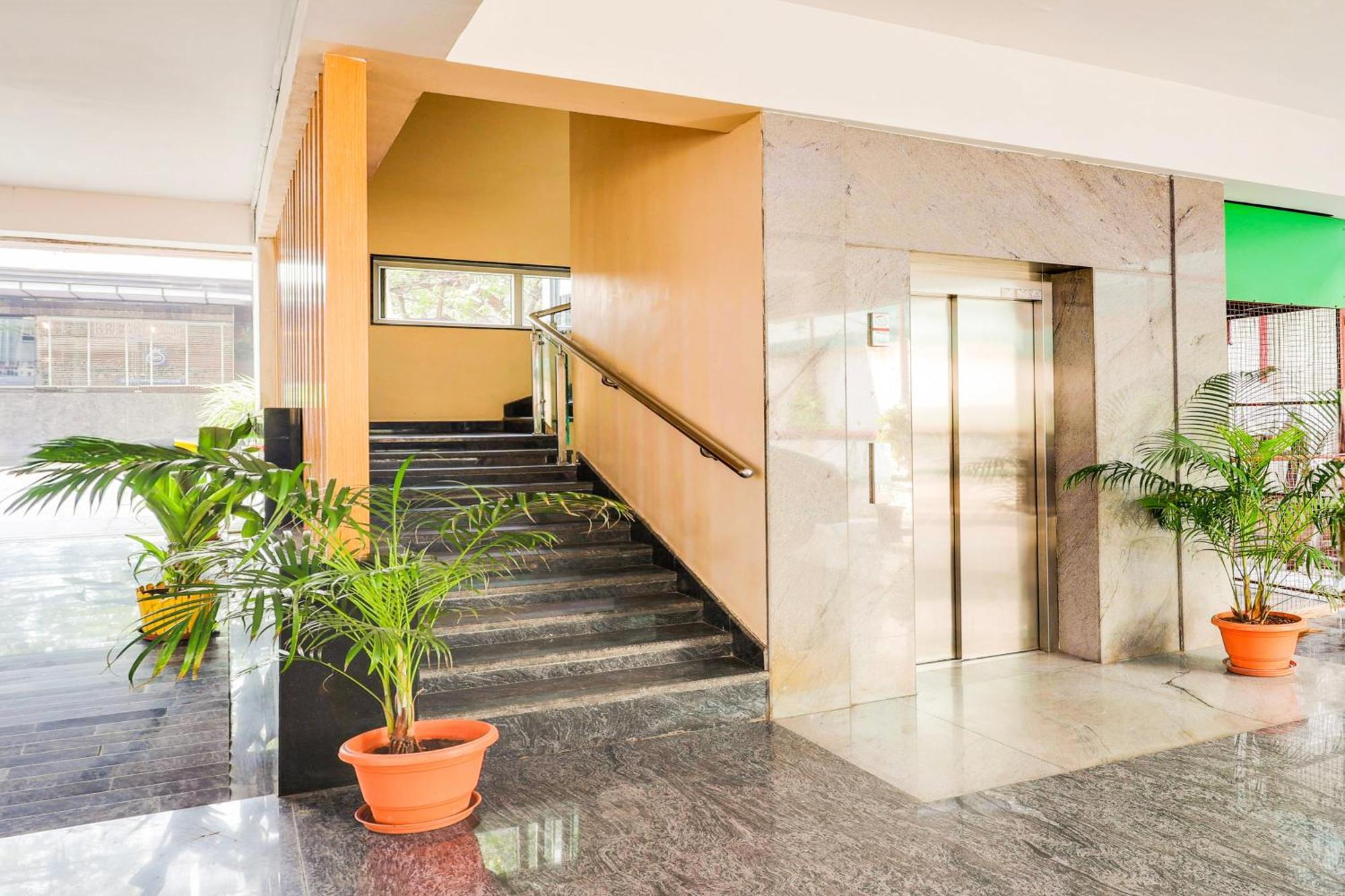 Super Townhouse Visakhapatnam Hotel Exterior photo