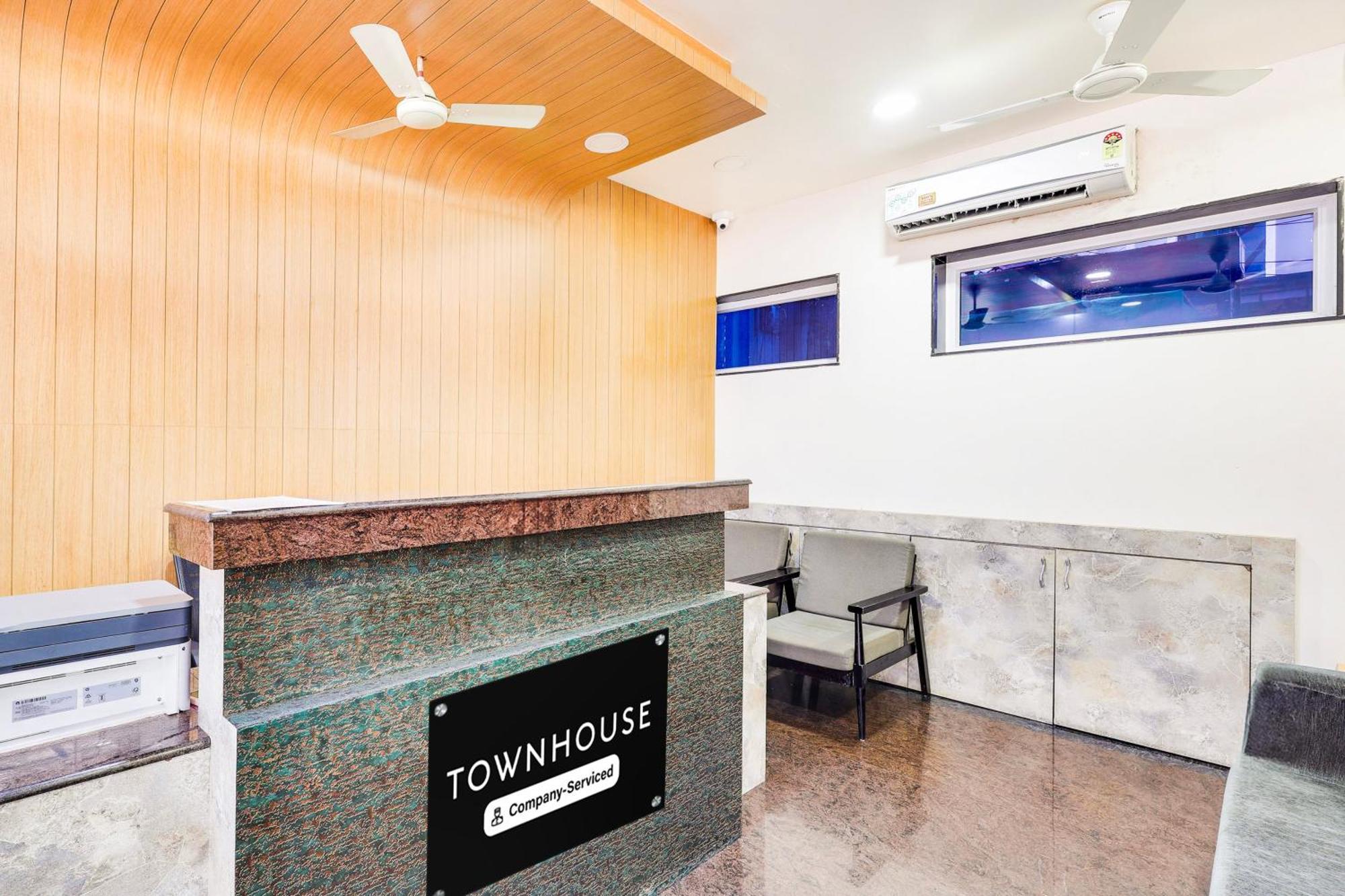 Super Townhouse Visakhapatnam Hotel Exterior photo